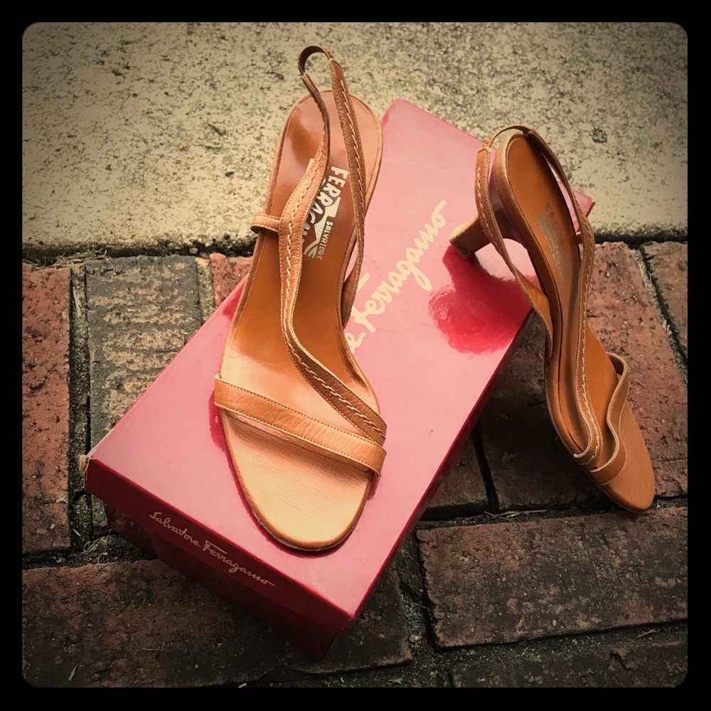 Salvatore Ferragamo Savanna Pebble Calf heels